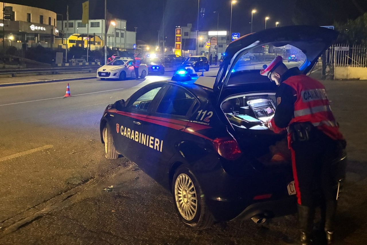 Lite con la fidanzata, padre accoltellato: arrestato 22enne