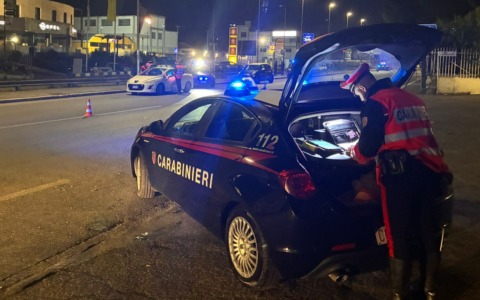Lite con la fidanzata, padre accoltellato: arrestato 22enne