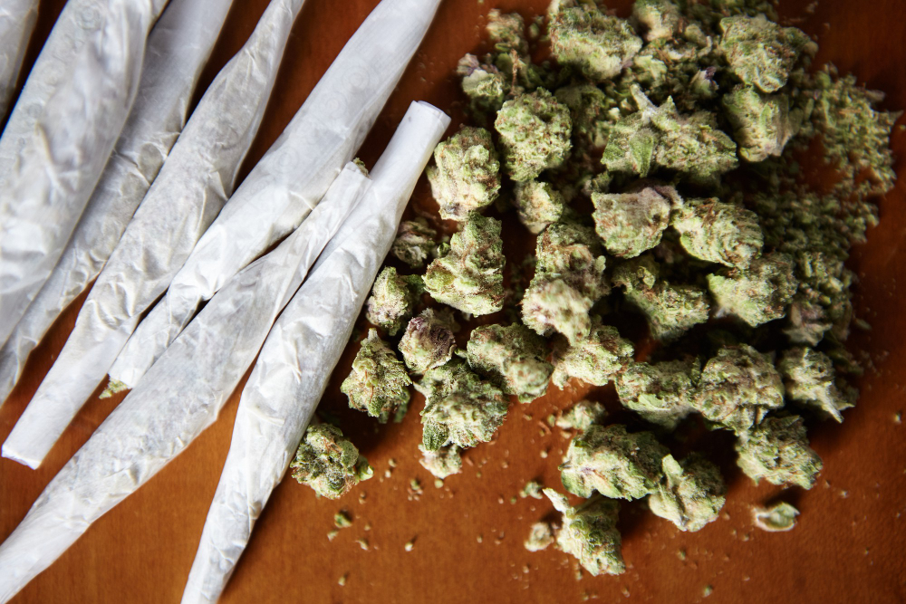 Arrestato con oltre due chili di hashish e cocaina