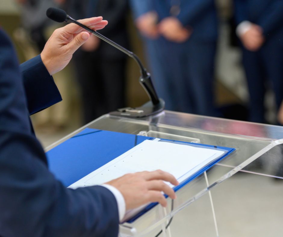 Consiglio Comunale di Collesalvetti: 14 ore di caos e ritardi