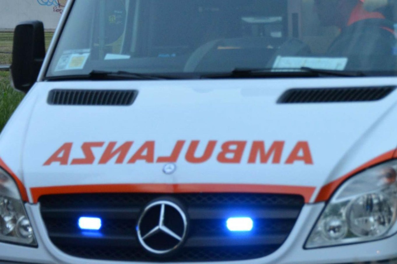 Bagnino soccorre un 14enne trascinato dalla corrente