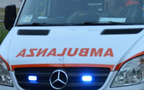 Bagnino soccorre un 14enne trascinato dalla corrente