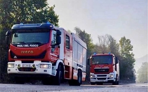 Elisoccorritore calato dall’elicottero per salvare un infortunato